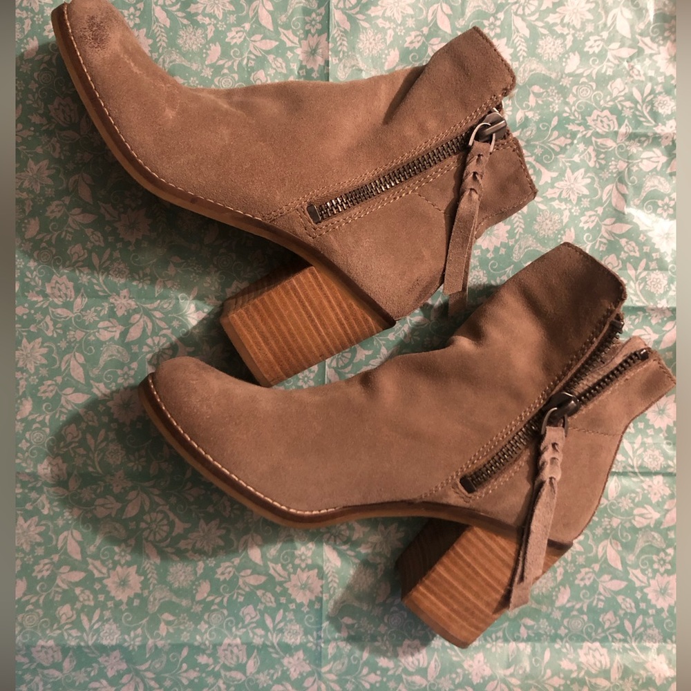 Leather boots